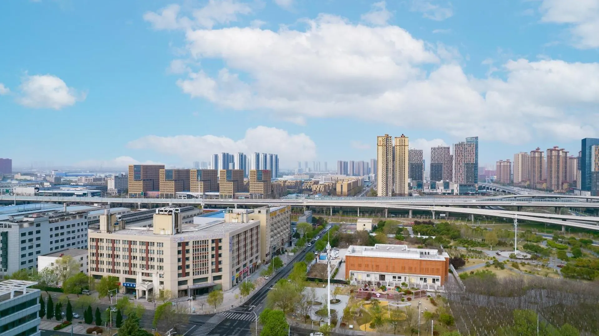 World Hotel Zhengzhou University High-Tech Campus